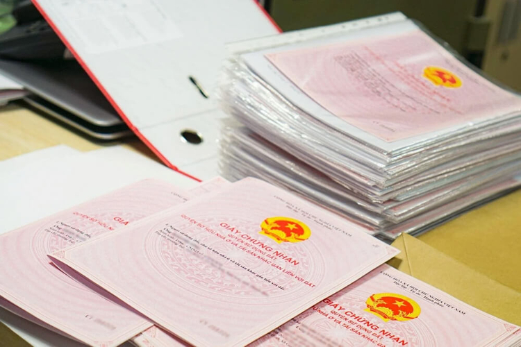 Quy Trình Chuyển Nhượng Căn Hộ Vinhomes Có Sổ Hồng: Hướng Dẫn Toàn Diện Cho Nhà Đầu Tư