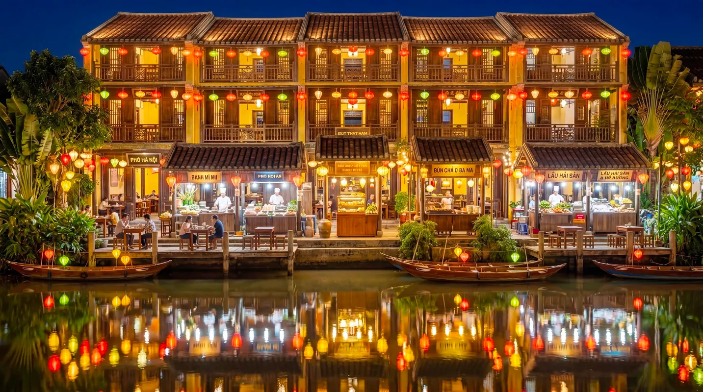 Trung Tâm Ẩm Thực Global Village: Quận Quốc Tế Giữa Vinhomes Saigon Park