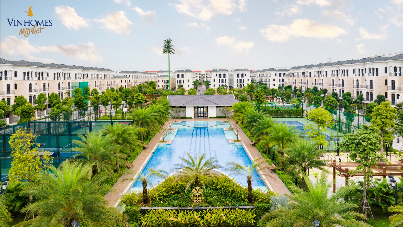 Bể bơi chuẩn resort nằm trong không gian xanh mát của khu Chà Là.