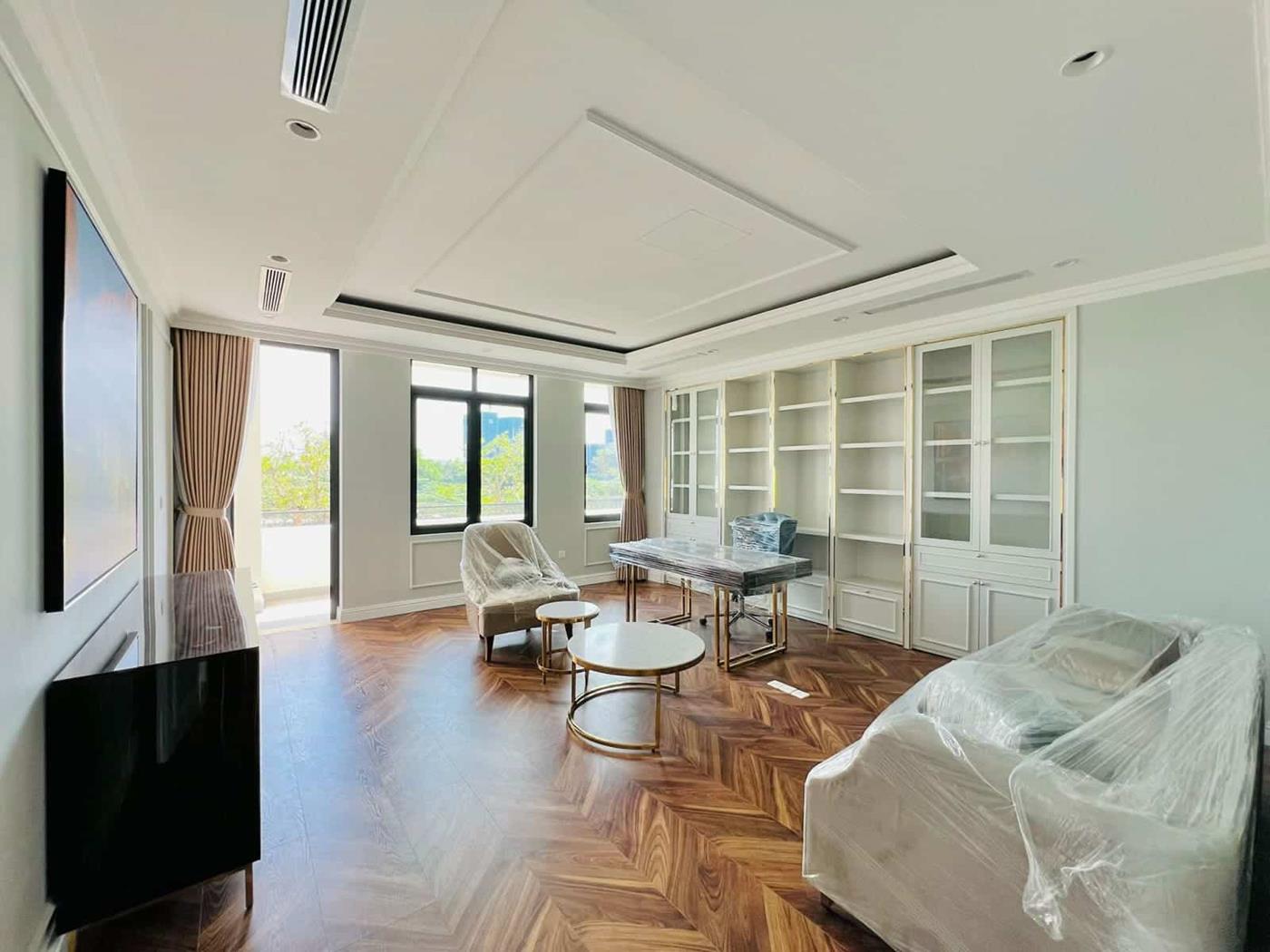 Hình ảnh thự tế khu biệt thự Bason The Victoria Vinhomes Golden River tại phường Bến Nghé, Quận 1.